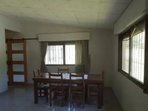 Barrio Parque San Luis,  Manuel Alberti, Provincia De Buenos Aires .