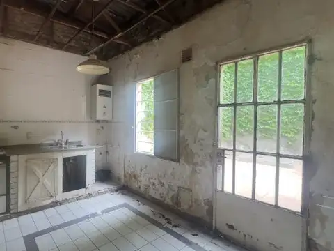 San Lorenzo 3530 , Piso 0