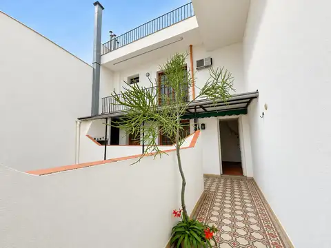Depto Tipo Casa en Venta 27 años