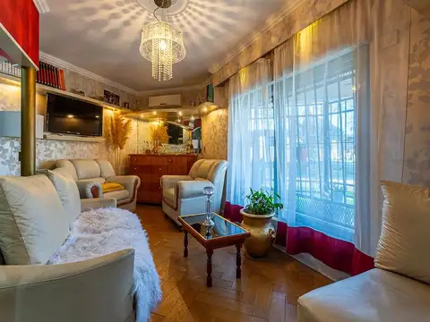 Casa 4 ambientes con 2 baños