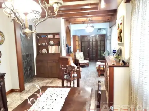 Casa en Venta con 1 cochera