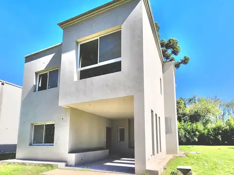 Casa en Venta al Oeste