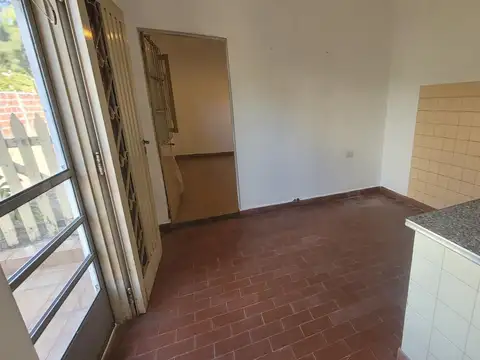 Depto Tipo Casa en Alquiler en Villa Ballester, $ 500.000