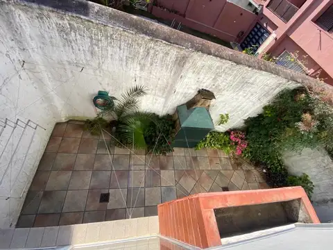 Depto Tipo Casa en Venta con 2 cocheras