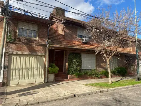 Bo. Roca Hermoso duplex 3 dorm Esc coch patio