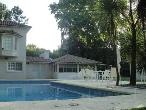 Casa sobre importante lote de 5.500m² en Highland Park