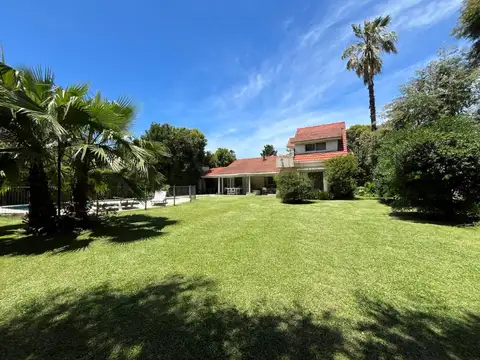 Simpatica casa central en San Carlos C.C.