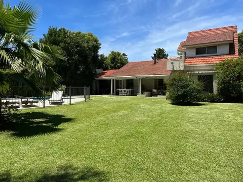 Simpatica casa central en San Carlos C.C.