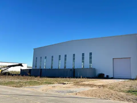 Alquiler 5400 Mts Cub Polo Industrial Ezeiza sobre lote 10.000mts