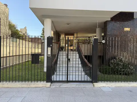 Departamento en venta Belgrano R, 4 amb con cochera fija, baulera espectacular vista