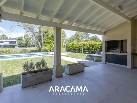 Casa en Venta en Countries y Barrios Cerrados en Esteban Echeverria, USD 700.000