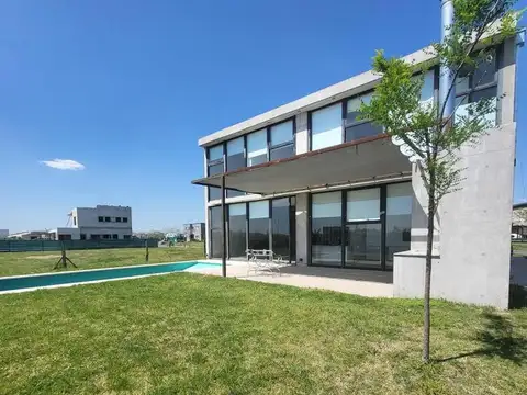 Puertos del Lago, Alquiler