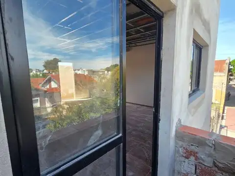 DUPLEX DE 3 AMBIENTES EN PRIMER PISO