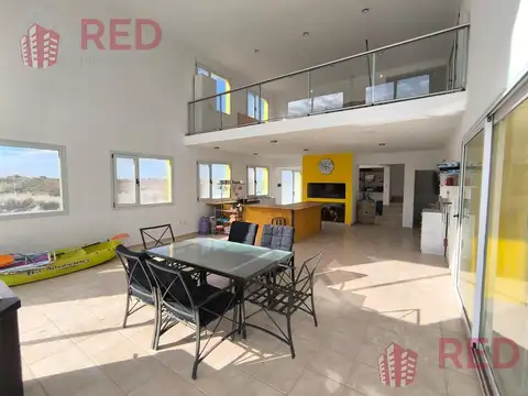 Casa 2 ambientes con 1 baño