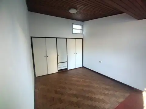 Depto Tipo Casa en Alquiler 40 años