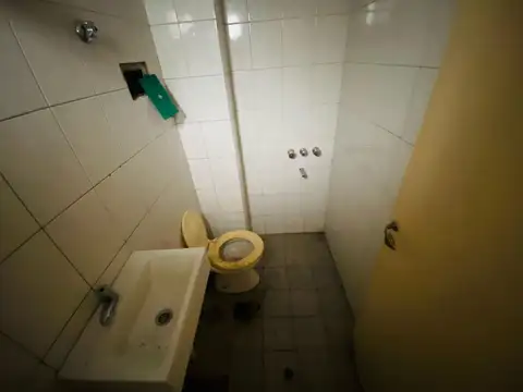 Local - Venta - Argentina, Tres de Febrero - Azcuenaga 3800