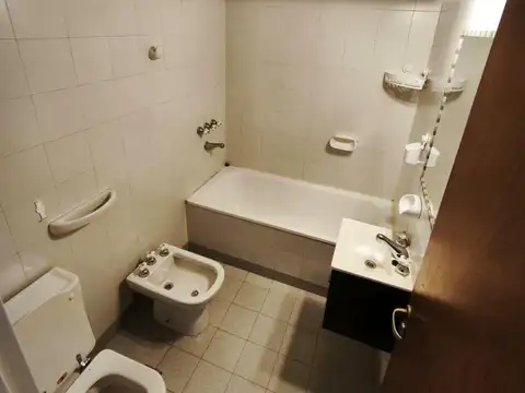 Departamento Retasado con balcón en Alquiler - Nuñez Joven