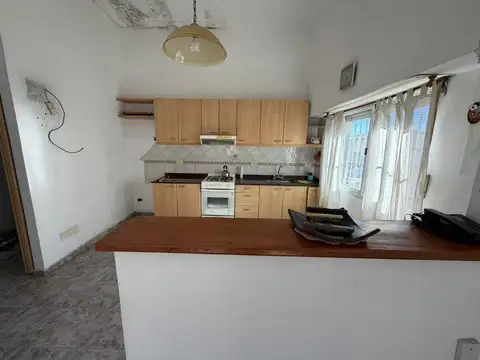 Casa 2 ambientes con 1 baño