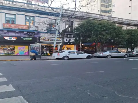 Federico Lacroze 2400 y Avenida Cabildo