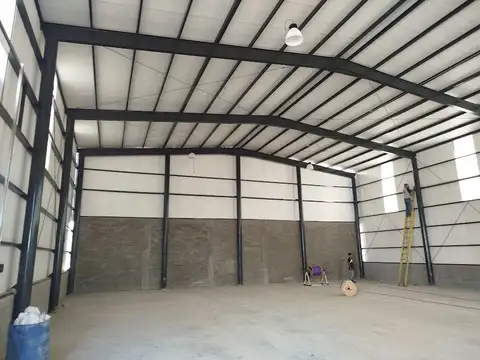 Depósitos de 900 m2 sobre Carril Rodríguez Peña