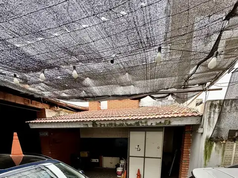 CASA 3 DORMITORIOS + GALPON O DEPOSITO + TERRENO CONSTRUCTORA