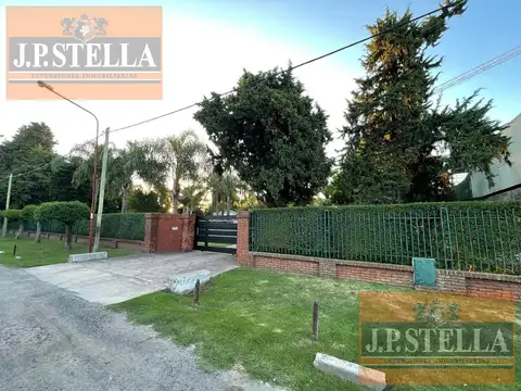 Casa Quinta 5 Amb c/Pileta 355 m² Cub en Lote 3.557 m² - Villa Luzuriaga