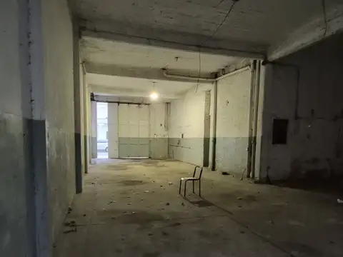 alquilo Galpón  130m2 aprox