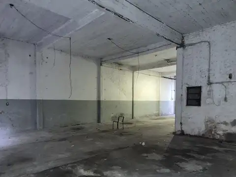 alquilo Galpón  130m2 aprox