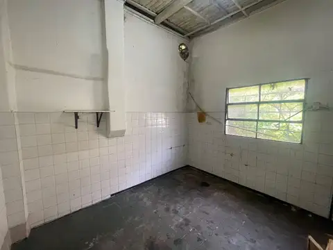 Local en Alquiler sobre Rivadavia, Quilmes Centro