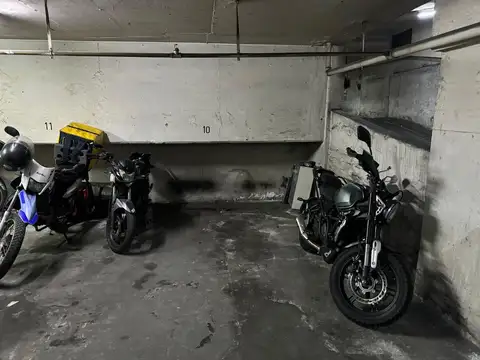 COCHERA VENTA BALVANERA AMPLIO ESPACIO Y RAMPA