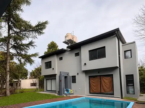 Casa 5 ambientes con 3 baños