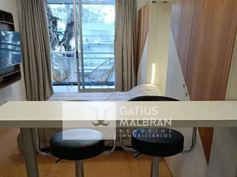 Exelente monoambiente con balcón