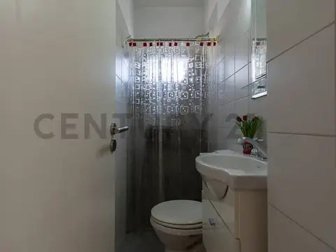 VENTA DEPARTAMENTO 4 AMB CON BALCON AL FRENTE – VILLA LURO