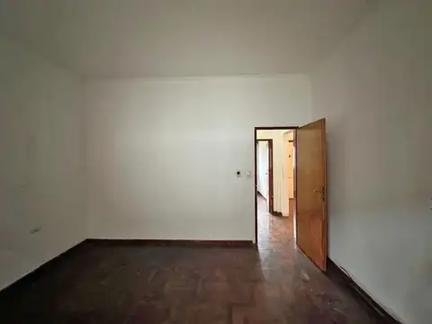 CASA - 6 AMBIENTES - ITUZAINGO NORTE