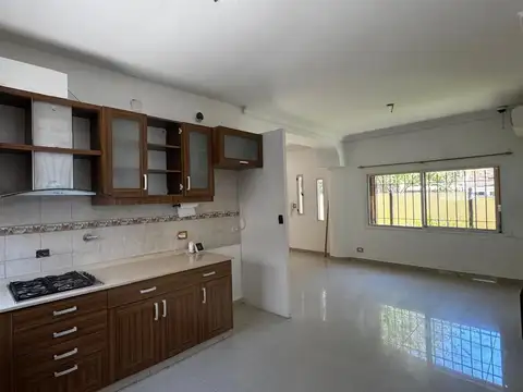 Casa en Alquiler al Sureste