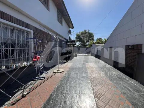 Casa en Alquiler en Banfield, $ 2.000.000