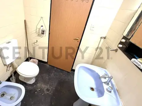 Venta Casa 4 ambientes con parque, garage para 2 autos y gran potencial en Libertad, Merlo – Lote de