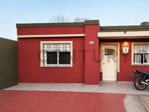 Venta Casa 4 ambientes con parque, garage para 2 autos y gran potencial en Libertad, Merlo – Lote de