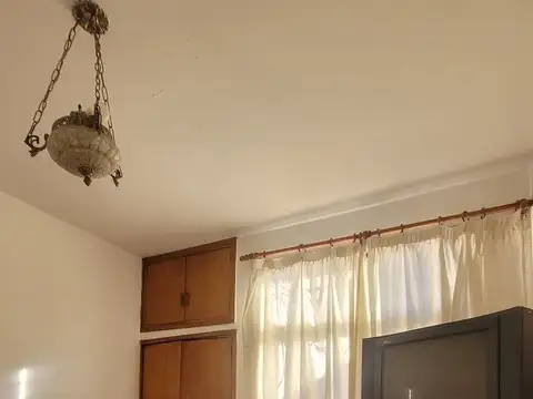 Casa 6 ambientes con 1 baño