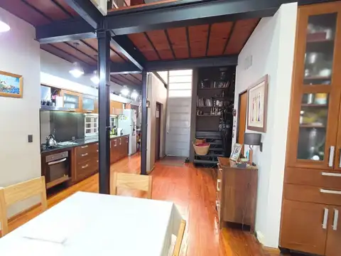 Casa en Venta con 4 cocheras