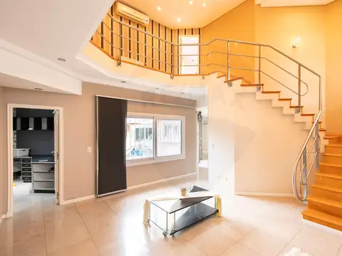 Casa 6 ambientes con 4 baños