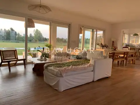 Casa 5 ambientes con 2 baños