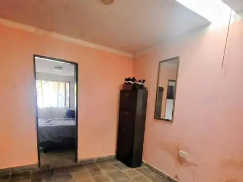 Casa 6 ambientes con 1 baño