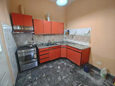 Casa 3 ambientes con 1 baño