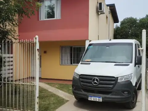 CASA EN DOS PLANTAS - 175 M2. - SANTA CLARA