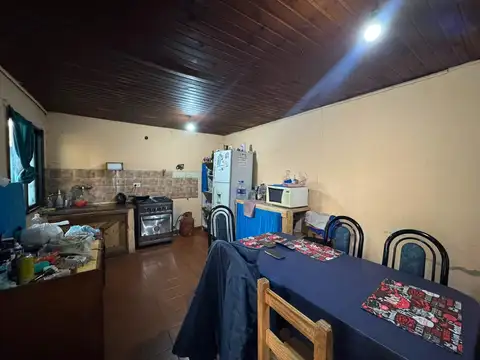 Casa 3 ambientes con 1 baño