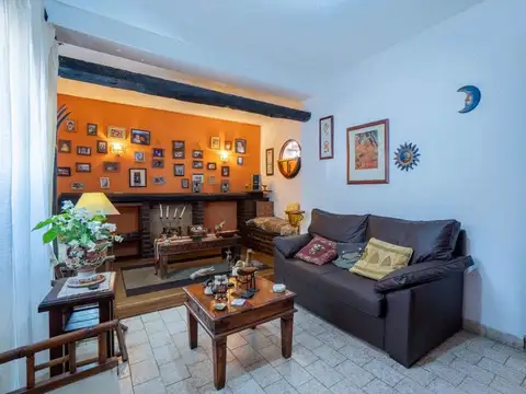 CASA Y DUPLEX EN VENTA Posible Apto Banco