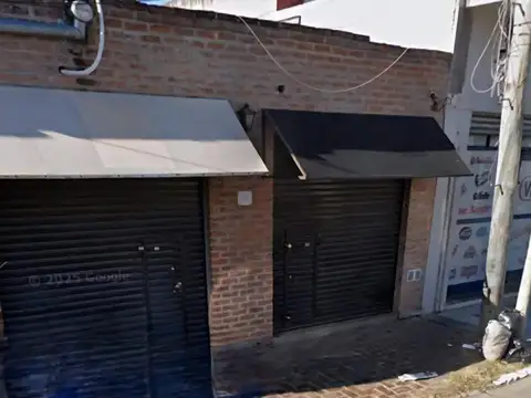 Venta de 2 locales mas casa centro Bella Vista