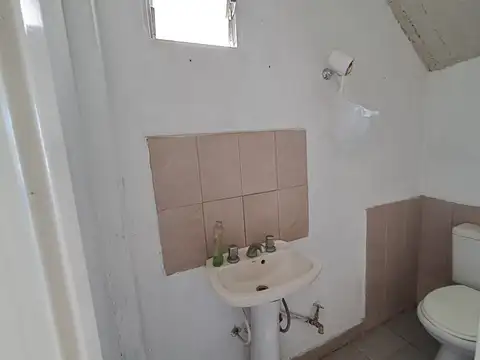 Local/Galpón 160m2 con Techo losa 6m Alt.