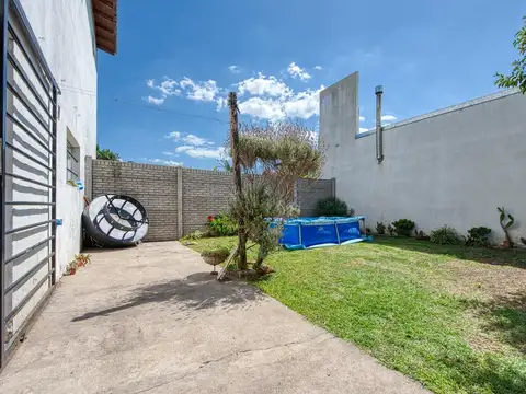 Depto Tipo Casa 4 ambientes con 3 baños